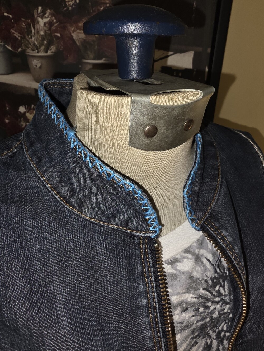 HAND CRAFTED Jean Jacket UPCYCLED Blue Jean Jacket Black Graphic Tee Size 18 - Picture 8 of 13